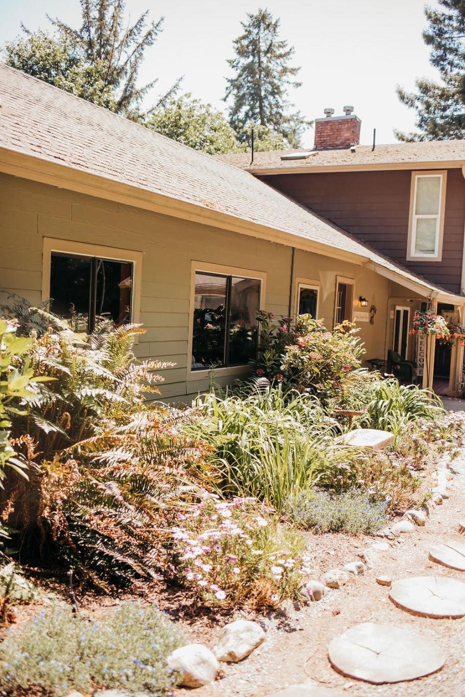 Taylor Creek Lodge Gold Beach Exterior photo
