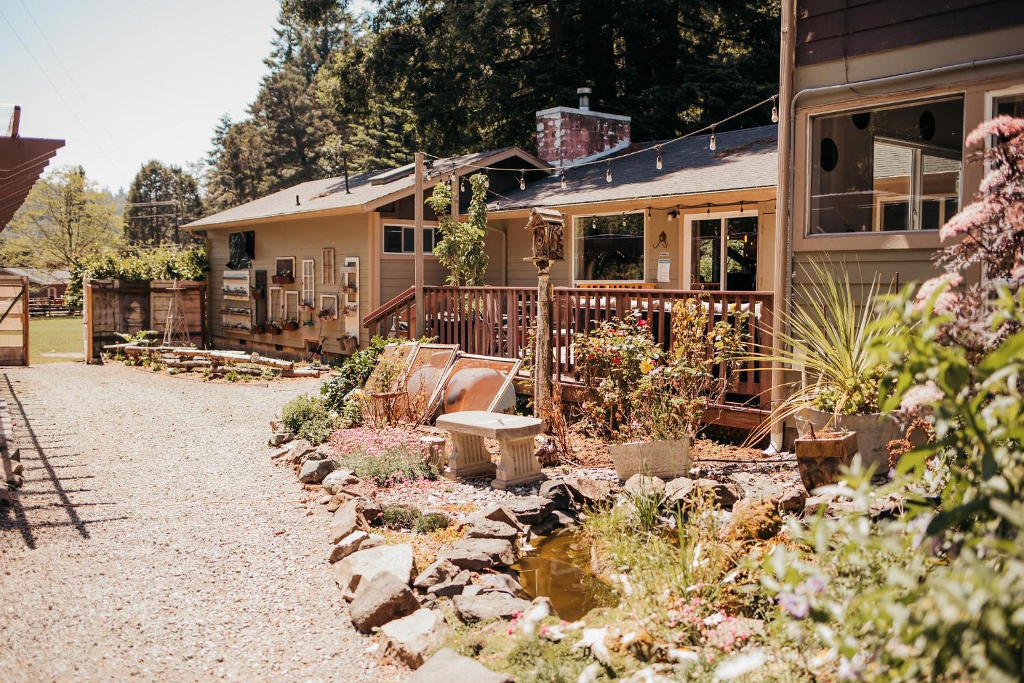 Taylor Creek Lodge Gold Beach Exterior photo